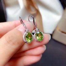 Natürliche Perdioten-Ohrringe, 7 mm x 9 mm, einfache Peridot-Silber-Tropfenohrringe, solide 925er-Silber-Peridot-Hakenohrringe, Geschenk für Frau