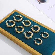 Fashion Statement Twisted Hoop Earrings for Women Retro Gold Color Big Circle Geometric Round Earring Simple Jewelry Accessories