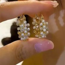 2024 neue süße Perle Zirkon Creolen Gold Farbe Ohrringe für Frauen elegante exquisite Temperament Damen Hochzeits feier Premium-Geschenk