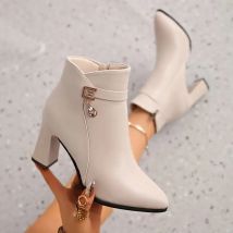 Kurze Damenstiefel mit hohem Absatz, große Größe, Herbst, neuer Stil, dicker Absatz, Lederstiefel, scharfe spitze Zehen, Gummischuh-Obermaterial