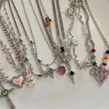 Silber Farbe Y2K Anhänger Halsketten Mode Kreuz Glänzenden Zirkon Kristall Herz Tropfen Halskette für Frauen Asymmetrische Schmuck Geschenke