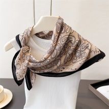 65*65cm Fashion Paisley Print Cotton Feel Headscarf Spring Autumn Warm Neck Scarves Women Decoration Soft Foulard Bandana Wraps