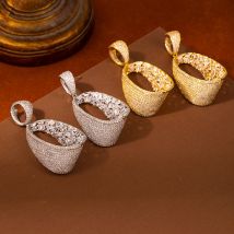 Neuer modischer Charm-Ohrring aus Vollzirkonia-Messing, 18 Karat vergoldet, luxuriöser, einzigartiger Hofstil-Ohrring