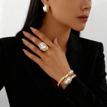 Fashionable Irregular Baroque Pearl Bangle for Women Vintage Metalic Open Cuff Bracelet Girls Party Wedding Jewelry Accessories