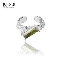 F.I.N.S 1PC Luxus S925 Sterling Silber Ohrringe ohne Ohr Loch Olivgrün Zirkon Ohr Manschette Catilage 925 Silber Gefälschte piercing
