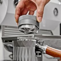 BEARR Kaffeeverteiler 304 Edelstahl Schwerkraftdump Design Kaffeepulverfüller 51/53/58 mm Kaffeetuchpulver Barista-Werkzeuge