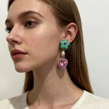 Nuovi simpatici orecchini pendenti a forma di cuore d'amore per ragazze Alla moda, adorabili perle in resina acrilica, accessori per orecchini pendenti a forma di stella