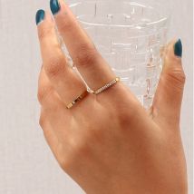 E.B.belle Klassische Luxus AAA Zirkon 18K vergoldete Ringe für Frauen Edelstahl Damenschmuck elegante Fingerdekoration