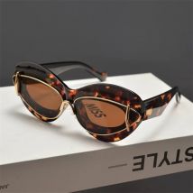 New y2k Oversized Cat Eye Sunglasses Women For Men Luxury Brand Designer Vintage Punk Sunglasses Popular Rivet Big Frame Eyewear
