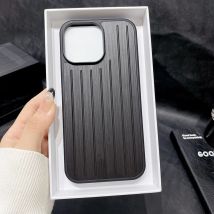 Luxuriöses Business-Gepäck Aluminiumlegierung Handyhülle für iPhone 16 15 14 Pro Max Gerippte Streifen Rückseite mit Geschenkbox