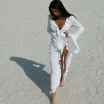 Sexy Hotgirl Rüschen Weiße Strickjacke Strand Bikini Dünne Sonnencreme Kleidung Flare Hülse Transparent Sommer Cover-up Frauen Langes kleid