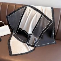 2024 Luxus Seidenschal Quadratischer Schal für Frauen Satin Hijab Mode Wraps Halstuch Weibliche Haarbänder Band Stirnband Bandana