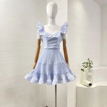 Blaues Minikleid mit Rüschenbesatz am Ausschnitt, Falten, gerüscht, herzförmiger Ausschnitt, 2025, neues Design
