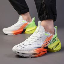 Scarpe da tennis da uomo Designer Scarpe sportive alla moda con piastra in carbonio Scarpe da corsa da skateboard con suola morbida in rete di alta qualità