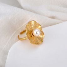 JeeMango Weiße Imitationsperlen Geometrischer offener Fingerring Verstellbarer Edelstahl Handgefertigter trendiger Schmuck Großhandel JR24070