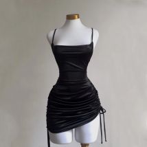 2025 Europa und die Vereinigten Staaten explosives neues grenzüberschreitendes Kleid Sommer High Sense Schnürung sexy Neckholder Gewürzbeutel Hüftrock