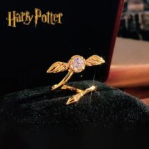 Vergoldeter Schnatzring Harries Derivative Peripherie Cosplay Potters Drehbarer Nischenfächer Ring mit kleinen Flügeln Damen Schmuck Geschenke