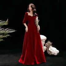 Es ist Yiiya Maßgeschneidertes Abendkleid Weinrot Flanell Quadratischer Kragen 3/4 Ärmel Plus Size Robe de Soiree Frau Party Formelle Kleider