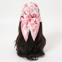 Sommer Strand 70*70cm Platz Seide Moslemisches Hijab Schal Frauen Taschentuch Herz Druck Kopf Bandana Kleine Mode Luxus schals Krawatte