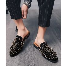Niet spitze Zehen Wohnungen halbe Schuhe für Männer Slipper Freizeit schuhe Gold Wasser bohrer Nagel Herren schuhe Niet lässige flache Schuhe