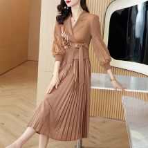 Miyake Plissee langes Kleid 2024 Herbst neuen Stil Anzug Kragen modischen mittleren bis langen Stil Taille Cinch ing Schlankheit Falten rock