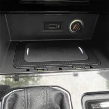 Auto kabelloses Ladegerät 15 W Handy-Ladegerät Ladepad Platte Ladehalter für VW Jetta MK7 T-Cross T-roc Teramont Phideon