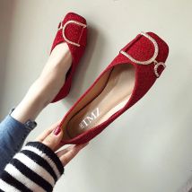 Frauen Wohnungen chinesische rote Braut Hochzeits schuhe quadratischen Kopf Diamant Dekoration große Größe 43 44 45 46 kleine Größe 31 32 33 34 Slip on
