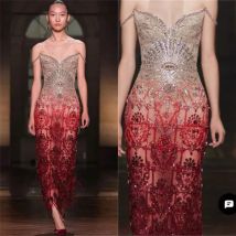 Maßgeschneidertes Luxus-Abendkleid, Temperament, trägerlos, ärmellos, Promi-Kleider, glitzernde Rückenschlitz-Kleider für besondere Anlässe