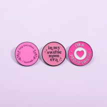 Weibliche Power Emaille Pins In My Swiftie Mom Ära Broschen Revers Abzeichen Rosa Liebe Herz Schmuck Geschenk für Freunde Großhandel