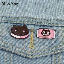 Orso Sandwich Biscotti Spille smaltate Spille personalizzate di caramelle rosa Distintivi da bavero Vestiti Gioielli animali Regalo per bambini Amici