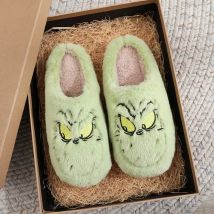 Zapatillas de felpa navideñas para mujer, pantuflas cálidas y bonitas de monstruo de pelo verde para el hogar, zapatos de algodón antideslizantes divertidos, regalo de Año Nuevo