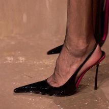 2025 Donne Sexy Punta a punta Scarpe col tacco alto per la donna Tacchi sottili Slip-On Pompe estive Lady di lusso Nero Sandalo festa di nozze