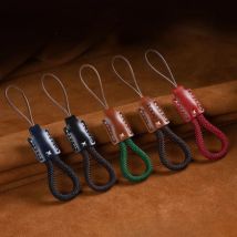 Personalisierte Schlüsselanhänger Laser Custom LOGO Schlüsselanhänger Blanko Echtes Rindsleder Retro Auto Schlüsselanhänger Wachsseil Verschleißfester Anhänger