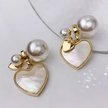 2023 neue Weiße Shell Liebe Herz Perle Ohrringe für Frauen Luxus Marke Elegante Süße Gold Farbe Ohrringe Französisch Stil Schmuck