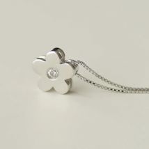 Blumen-Halsketten und Anhänger aus 925er-Sterlingsilber für Damen. Hochwertiger Sterling-Silber-Schmuck