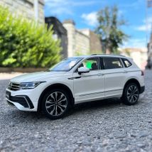 1:18 Neues TIGUAN L SUV Legierungsauto Druckguss & Spielzeugfahrzeuge Metallmodell Luxusauto Simulation Jungen Geschenke Sammlung