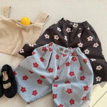2026 Frühling Neue Kinder-Freizeithosen Modische Blumendruck-Haremshosen aus Baumwolle für Mädchen Lässige Hosen für Jungen Süße Babykleidung