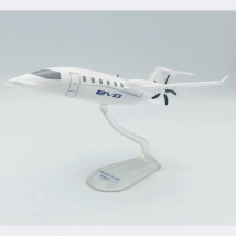 Scala 1:100 P.180 Avanti EVO Modello di simulazione di aereo con finitura in plastica Decorazione statica Regali souvenir per ragazzo adulto