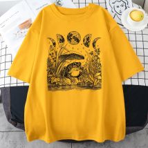 Cute Cottagecore estetico rana fungo luna wpruriginoso uomo Tee abbigliamento Vintage Casual