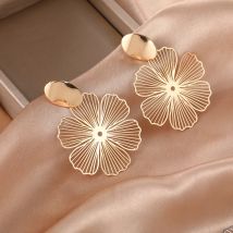New Vintage Flower Clip on Earrings for Women Exaggerated Personality Non Pierced Earrings Wedding Party Jewelry