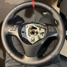 Antypoślizgowe akcesoria samochodowe Czarny skórzany pokrowiec na kierownicę do BMW M Sport M3 E90