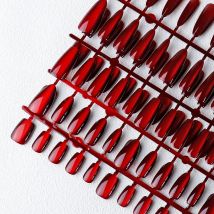 30 pezzi Magnete rosso Cat Eye Unghie finte Mandorla Lunga bara Unghie finte lucide Unghie finte quadrate Punte per unghie riutilizzabili con copertura completa