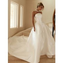 LORIE Elegant Satin Strapless Wedding Dresses A-Line Sleeveless Bride Prom Gown Ivory Pleated Bridal Gowns Customized