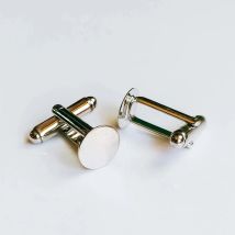 10 Stück 10 mm weiße K-Farbe plattiert Manschettenknopf-Fassung Basis Cameo Cabochon Hochwertige Schmuckzubehörkomponenten