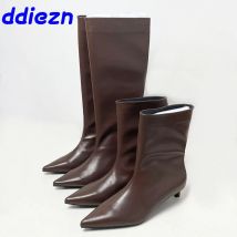 Braune Schuhe, weibliche Slip-On-Schuhe, kniehohe Stiefel für Damen, modisch, spitze Zehen, Damen-Knöchel-Westernstiefel mit niedrigem Absatz