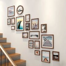 Minimalistisches Fotowandrahmen-Set mit Holztreppe, nordischer Stil, Galerie-Wanddekoration, Bilderrahmen und Hintergrund für den Flur
