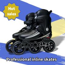 Professionelle Inline-Rollschuhe, Schnelllaufschuhe, Schlittschuhe für den Innenbereich. Räder können zwischen 3 – Rad und 4 – Rad umschaltbar