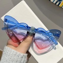 Love Heart Shaped Sunglasses Women Big Frame Fashion Cute Sexy Retro Cat Eye Vintage Sun Glasses UV400 Protection Unisex Eyewear
