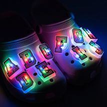 1/26 Stück Buchstaben-LED-Schuhanhänger, leuchtendes Zubehör, beleuchtete Anstecknadeln für Kinder, Schuhdekorationen, Geschenke, Sandalen, Clog-Schnallen, Ornament