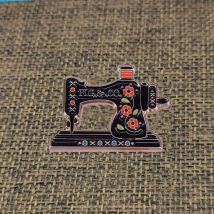 Vintage schwarze Nähmaschine Emaille Pin Brosche Feigenbaum Farbmuster Abzeichen wunderschönes Webergeschenk